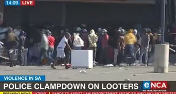 South Africa Descends Into Looting and Violence Amid Economic Turmoil 