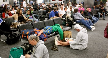 Quejas de consumidores ante las aerolíneas aumentan un 300%. ¿Qué está pasando?